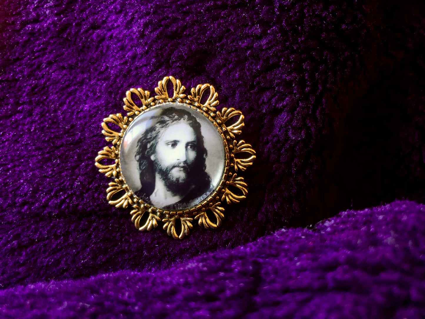 Broche dorée ancienne style baroque